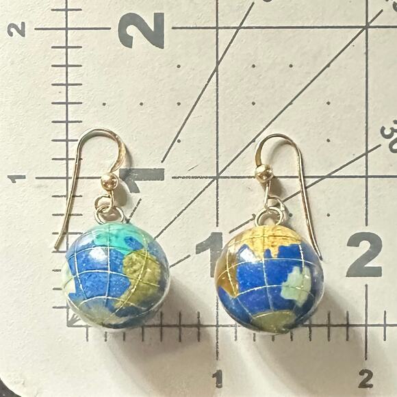 Vintage gold plated semiprecious gemstones inlay globe earth hook drop earrings - Picture 8 of 8